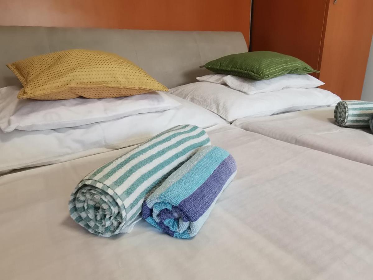 Rozsa Apartman Jula Exterior foto
