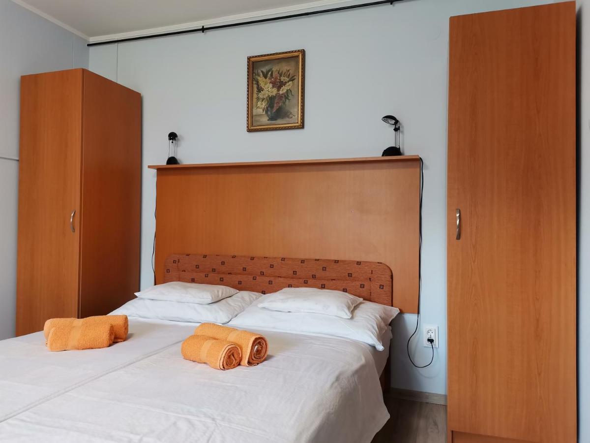 Rozsa Apartman Jula Exterior foto
