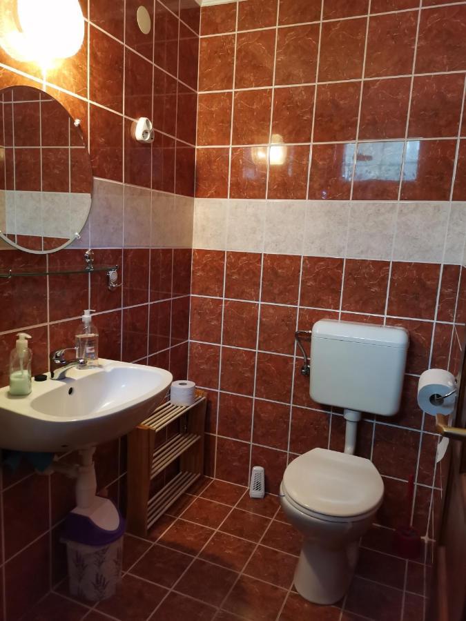 Rozsa Apartman Jula Exterior foto